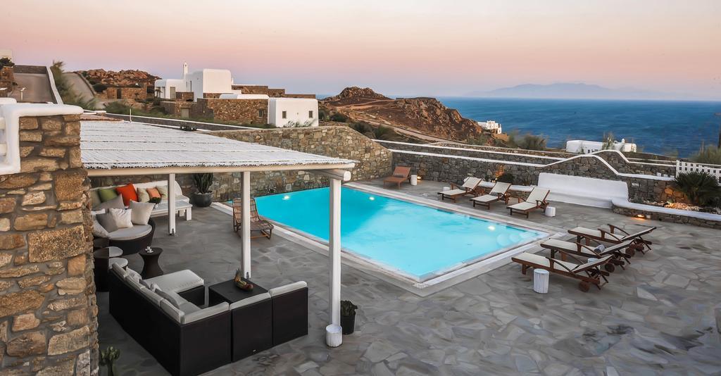 Mando Pool W Sea Views - Five Bedrooms *